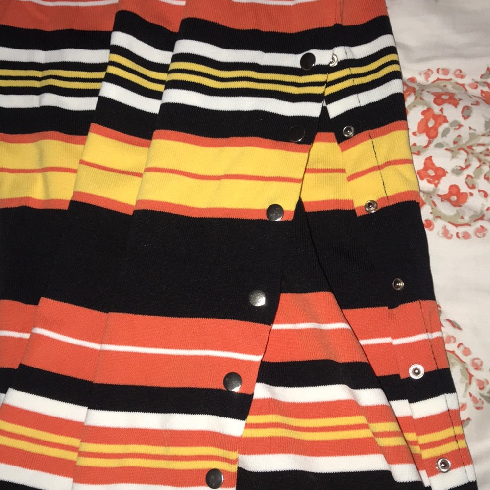 Long midi striped dress with button slit side! New - Picture 2 of 2